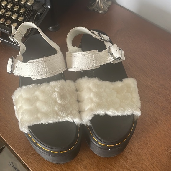 Dr Martens Voss Fluffy White 🤎 - Picture 2 of 6